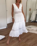 Atelier Élégance™ | Aurélie robe en Dentelle Élégante avec Décolleté en V