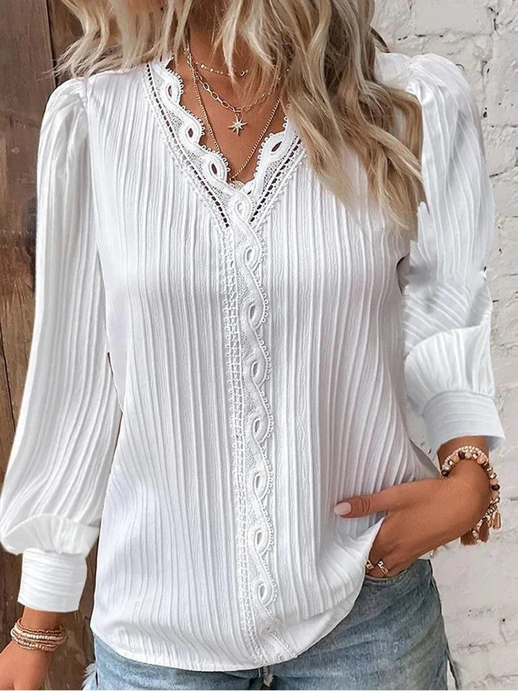Atelier Élégance™ | Blouse en Chiffon avec Détails en Dentelle