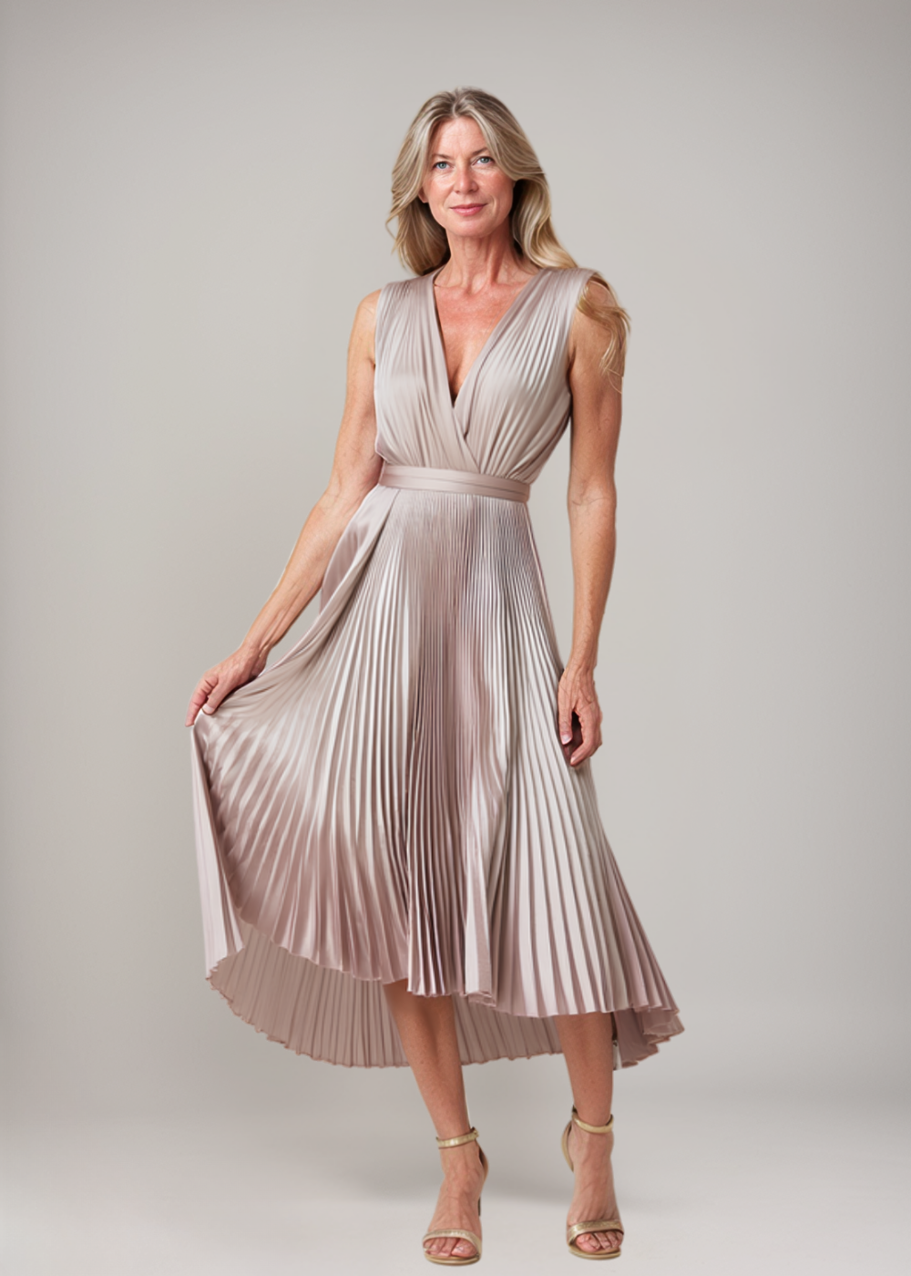 Atelier Élégance™ | Robe midi plissée à décolleté en V profond