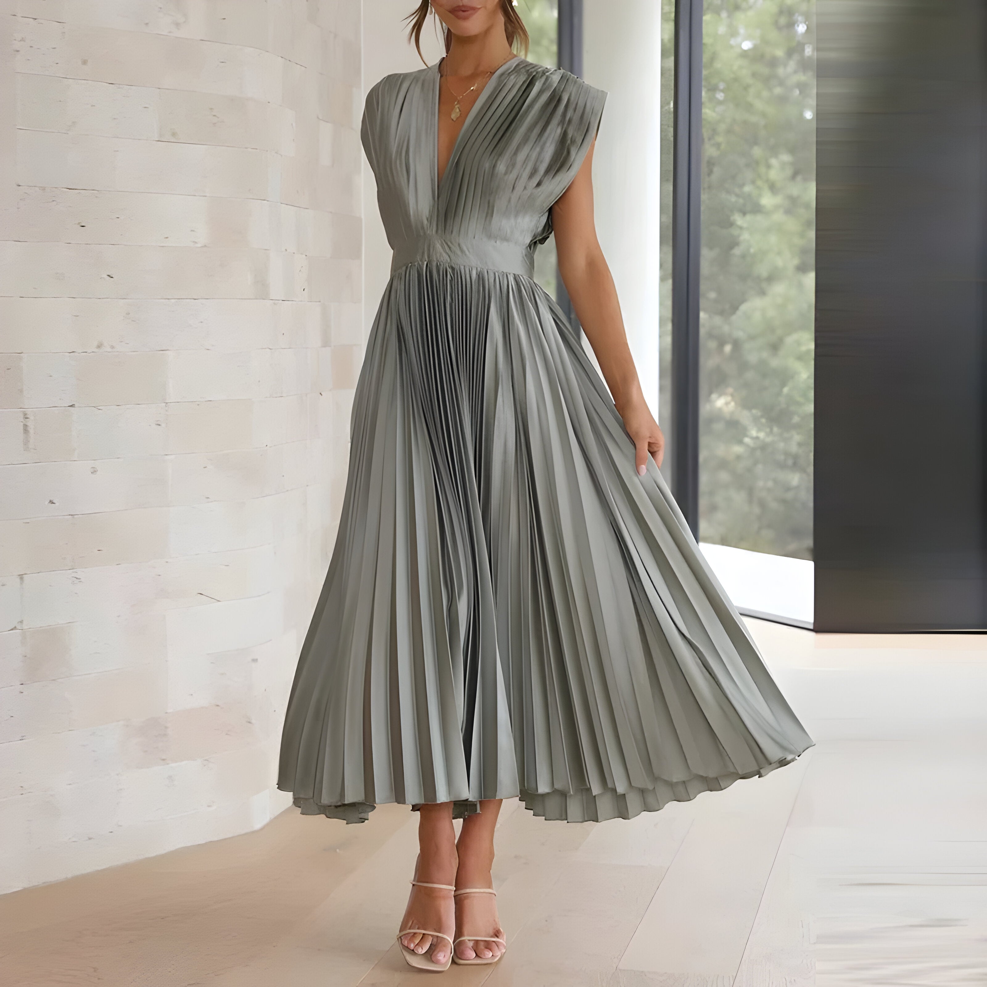 Atelier Élégance™ | Robe midi plissée à décolleté en V profond
