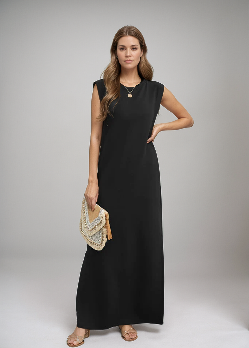 Atelier Élégance™ | Robe maxi sans manches au style minimaliste