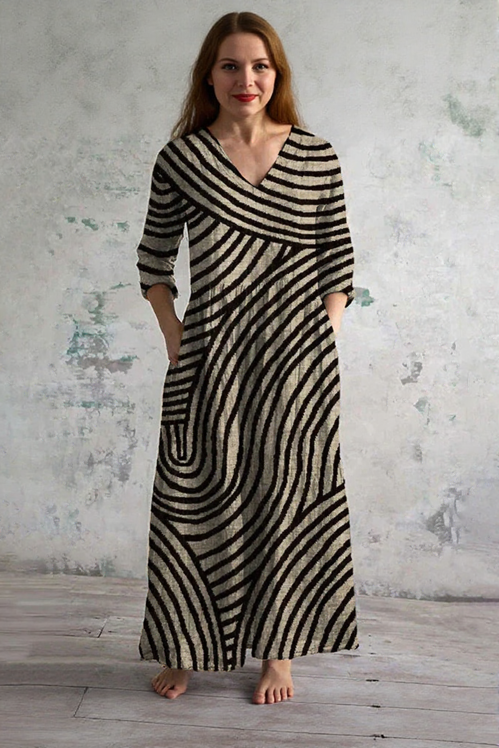 Atelier Élégance™ | Robe maxi rayée avec décolleté en V